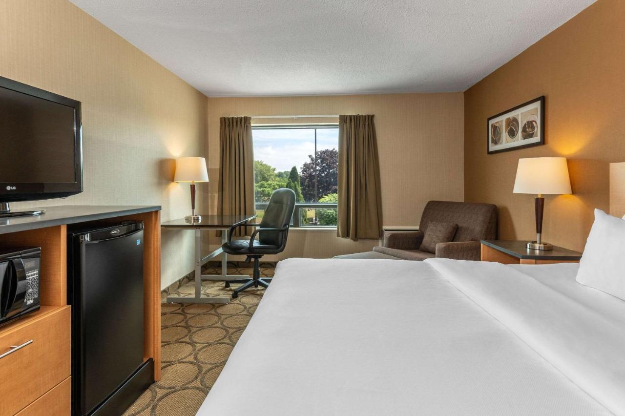 Comfort Inn Пембрук Екстериор снимка