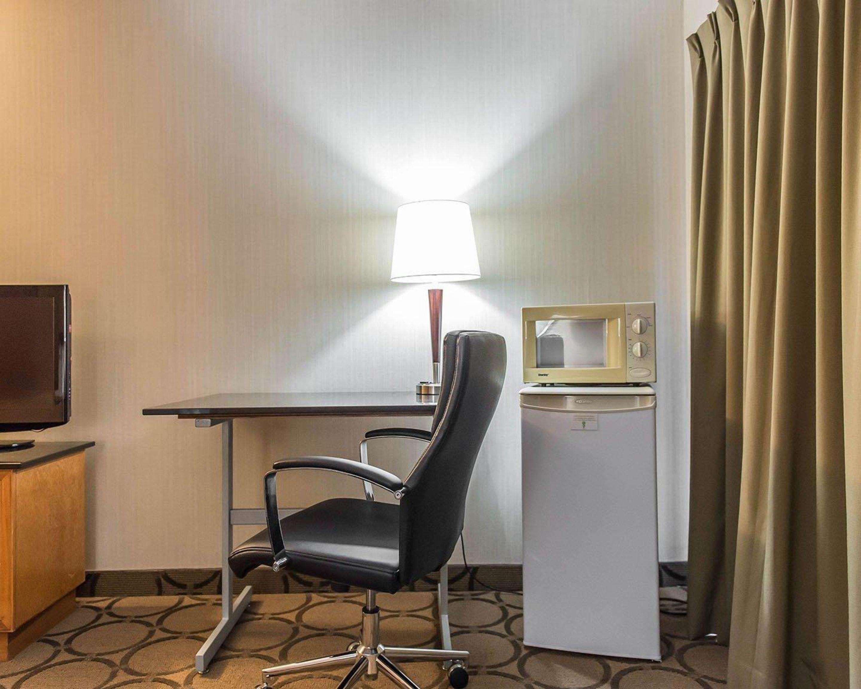 Comfort Inn Пембрук Екстериор снимка