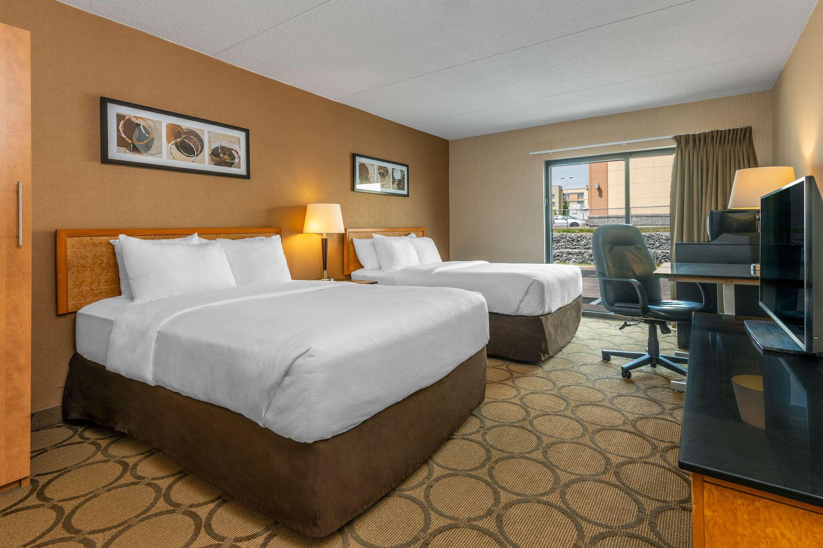 Comfort Inn Пембрук Екстериор снимка