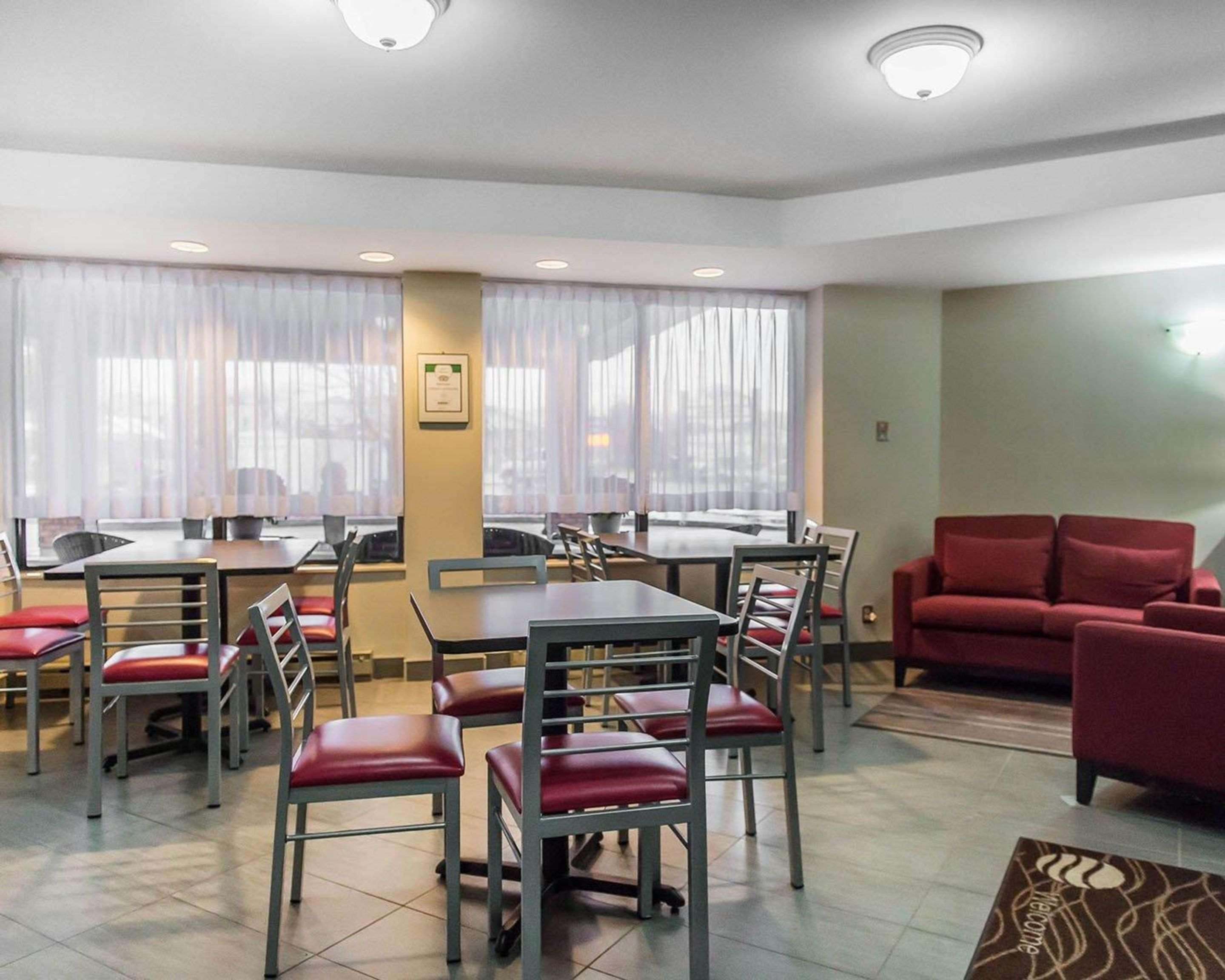 Comfort Inn Пембрук Екстериор снимка