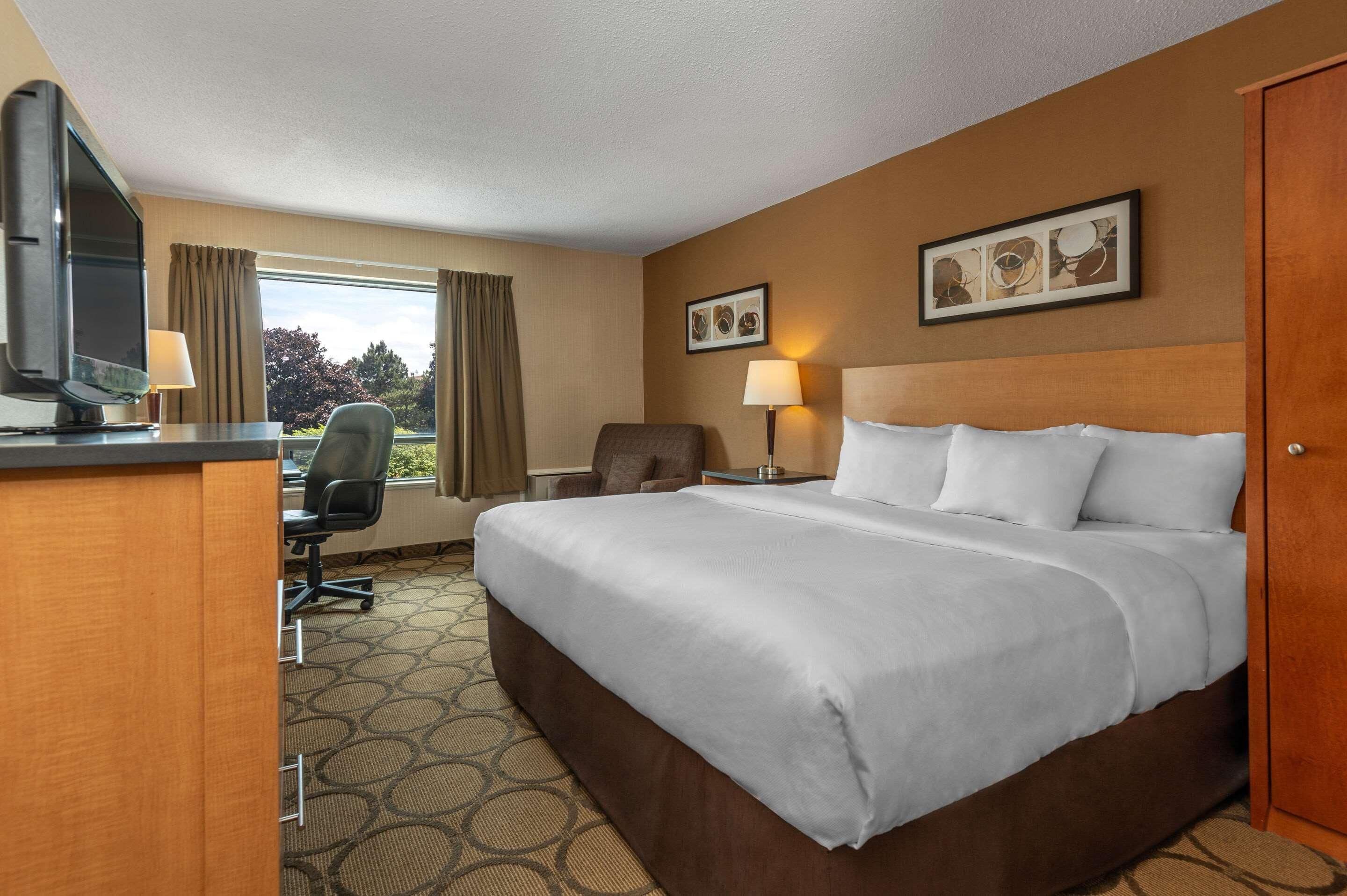 Comfort Inn Пембрук Екстериор снимка