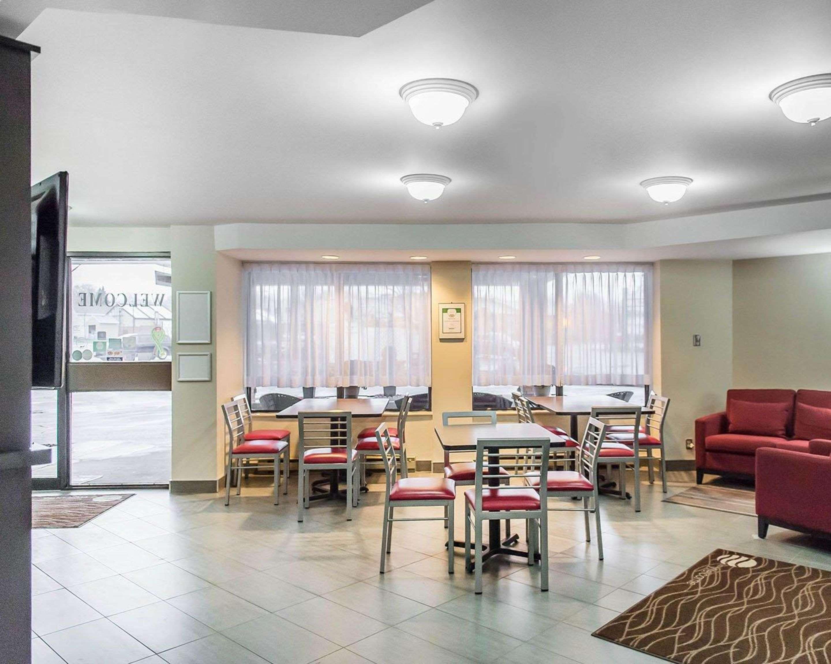 Comfort Inn Пембрук Екстериор снимка
