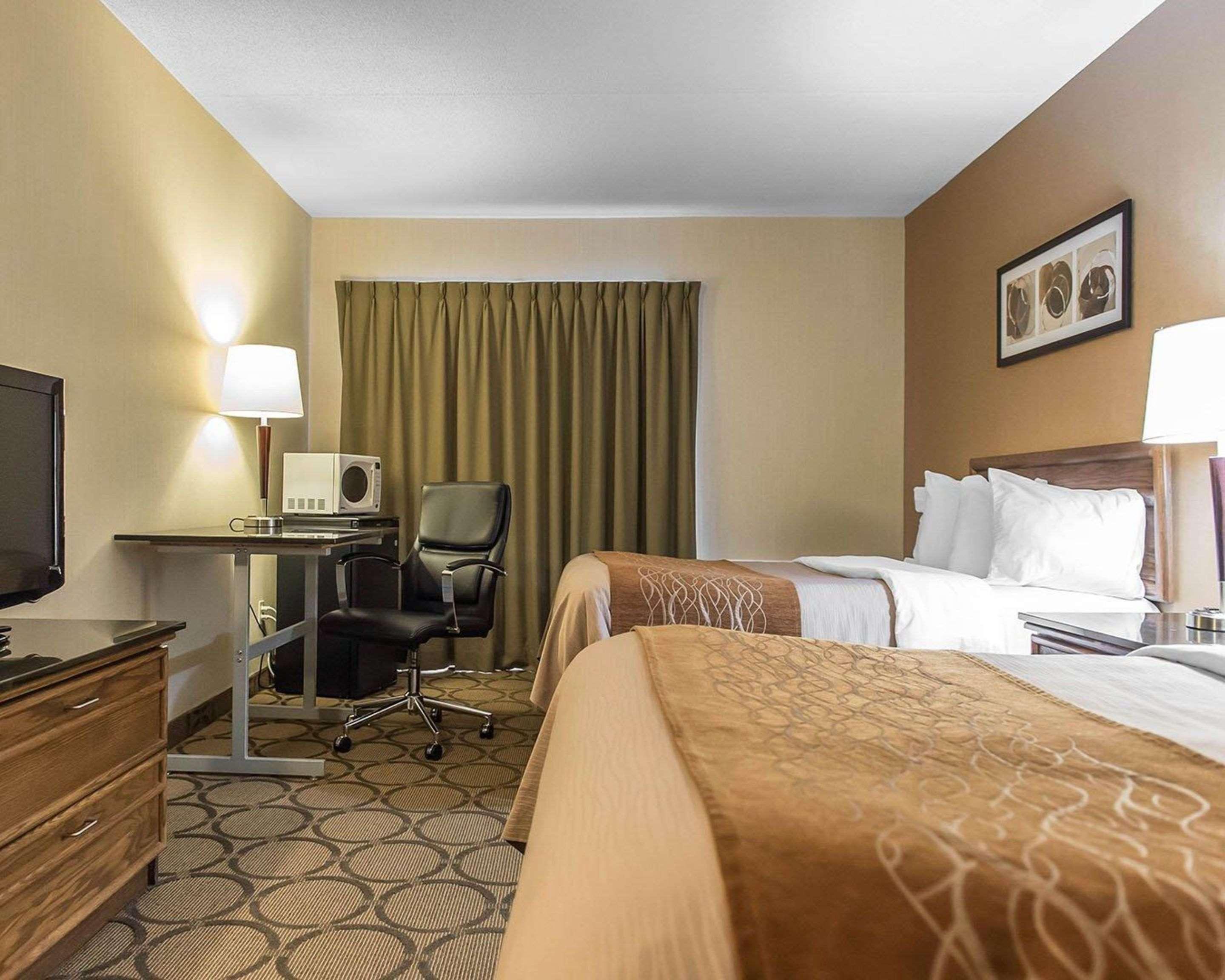 Comfort Inn Пембрук Екстериор снимка