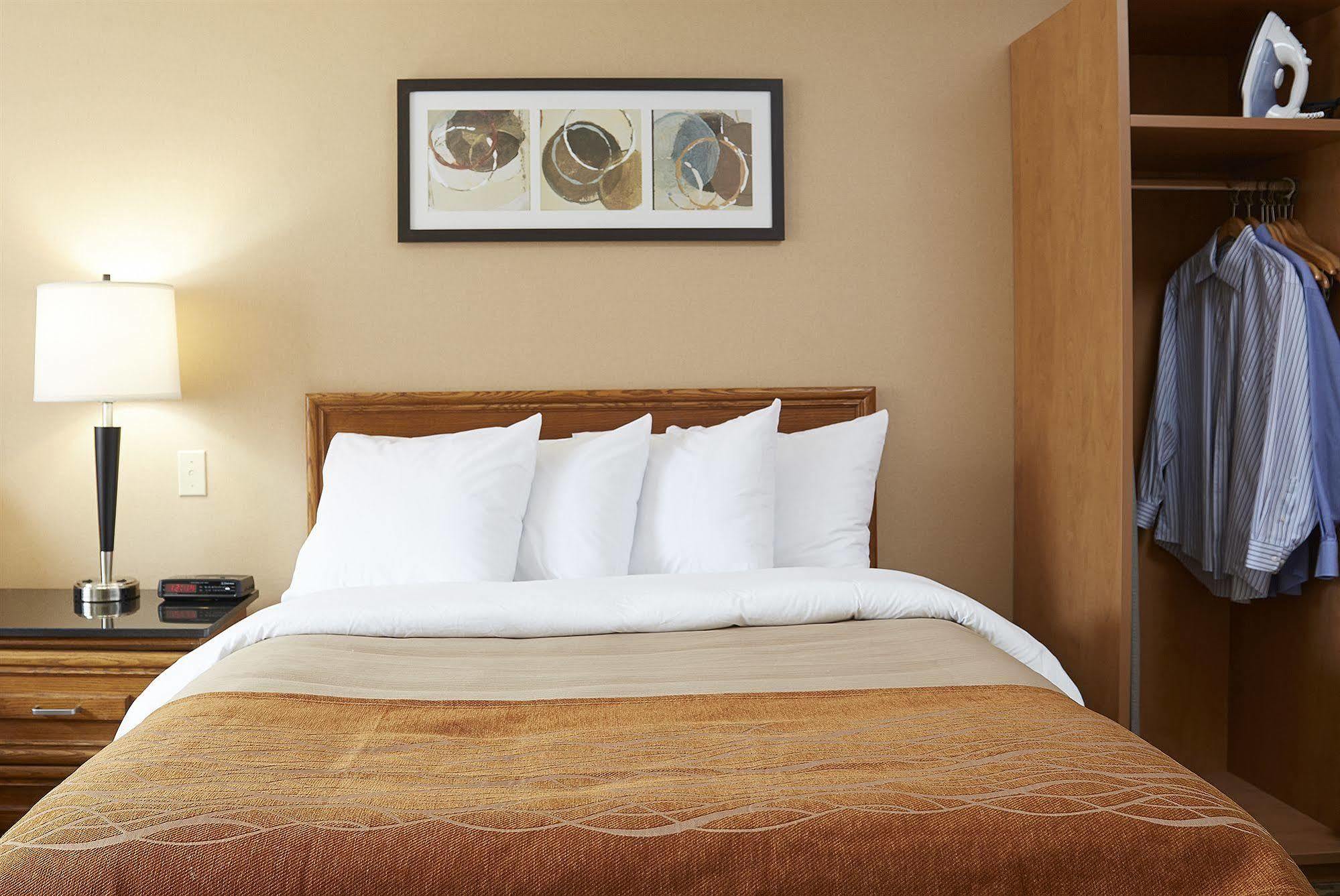 Comfort Inn Пембрук Екстериор снимка